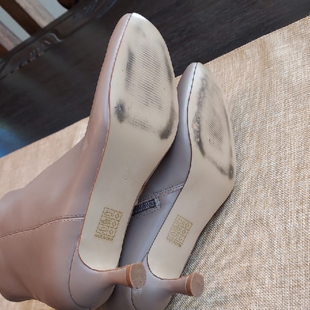 Journee Collection Taupe Ankle Booties Size 8 - Picture 7 of 8